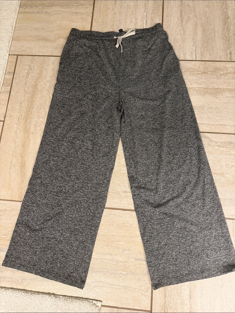 Vuori Halo Essential Wideleg Pant - Short